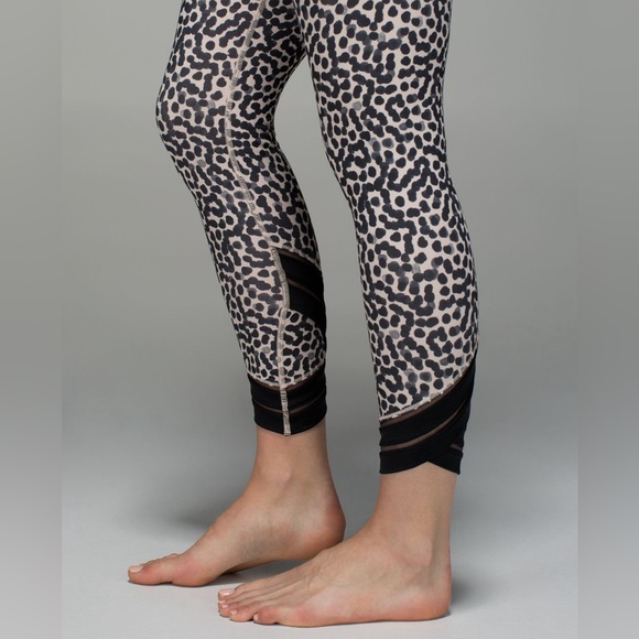 Lululemon High Times Pant Wrap Mesh
Ace Spot Grain Black - Picture 4 of 13